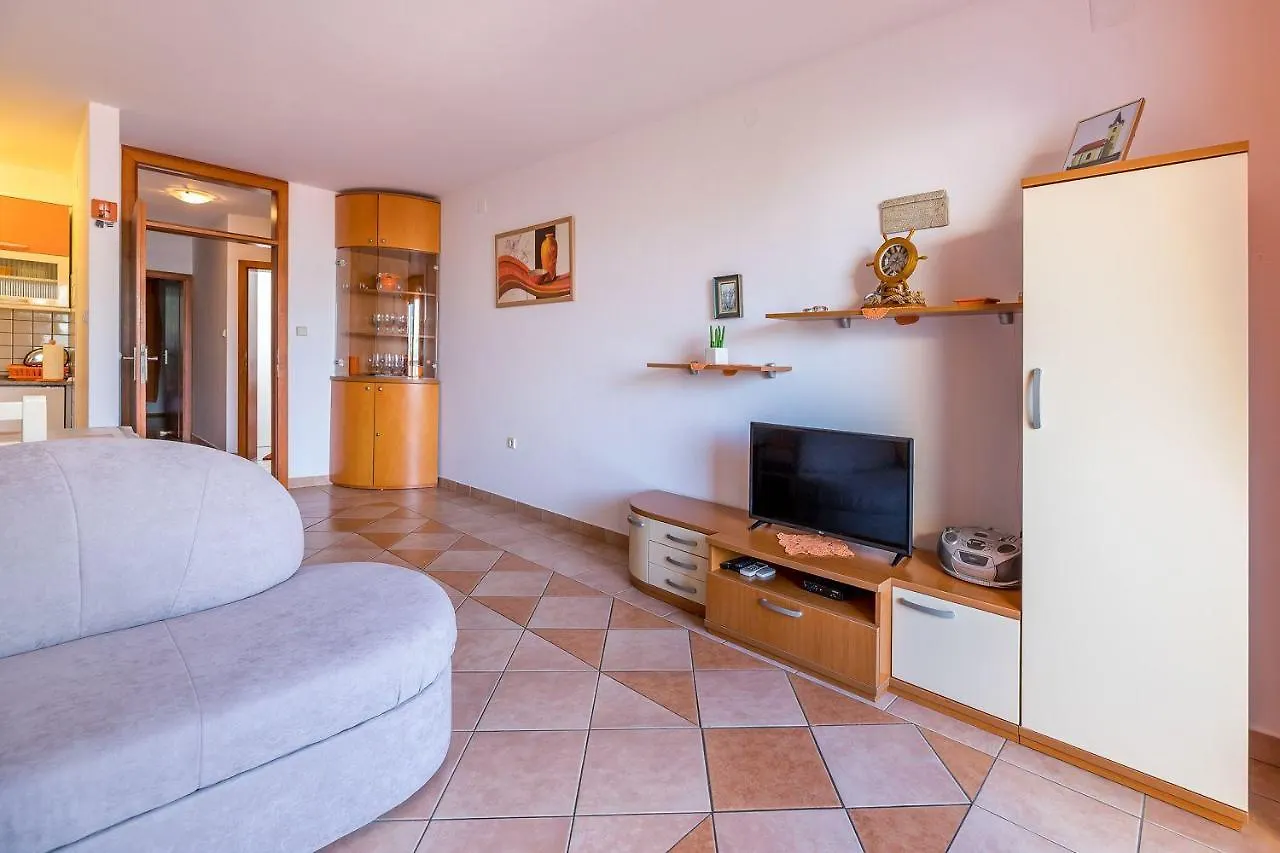 Nur 350 Meter Zum Strand Mit Meerblick Baska  Apartment Baska (Krk)
