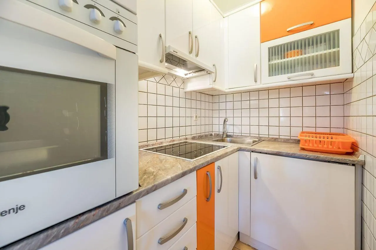Apartment Nur 350 Meter Zum Strand Mit Meerblick Baska