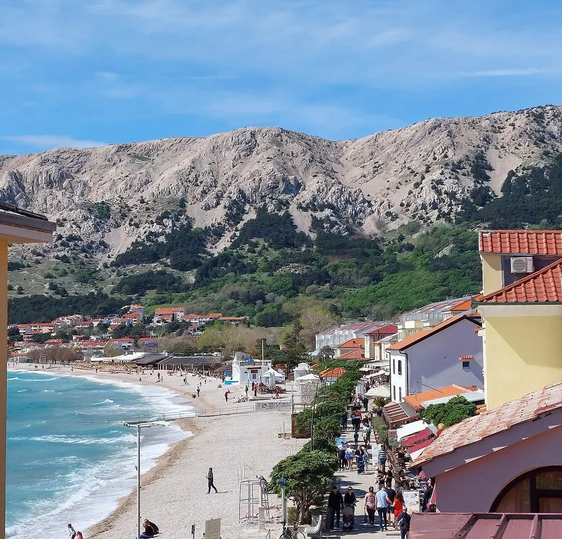 Apartment Nur 350 Meter Zum Strand Mit Meerblick Baska